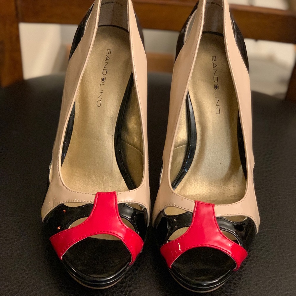 Cute Tri-colored heels!